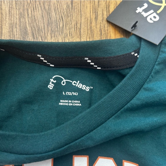 Art Class Graphic Tee Rhonda Island size 12/14 kids - would fit women’s medium - Picture 4 of 4